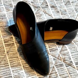 Excellent condition black Womens size 11 boots